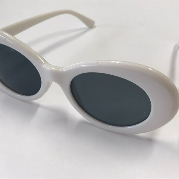 Bruno Mars Sunglasses in Japan - Picture 2 of 7